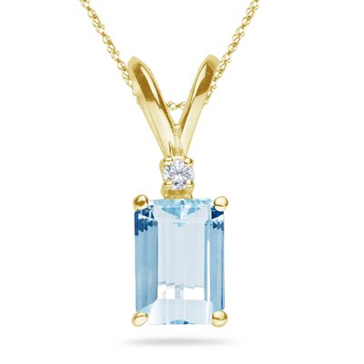 0.02 Cts Diamond & 1.40 Cts of 8x6 mm AA Emerald Aquamarine Pendant in 14K Yellow Gold